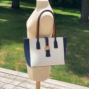 Dooney & Bourke Handbag